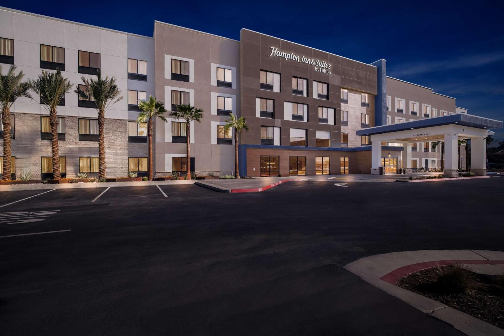 Hampton Inn & Suites Corona, Ca Exterior photo